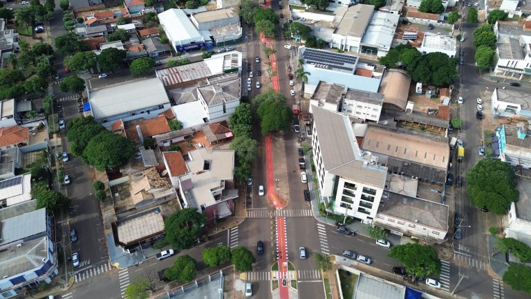 No momento, você está visualizando Avenida Dourados começa a ganhar ciclovia; ação visa melhorar a mobilidade urbana de Naviraí