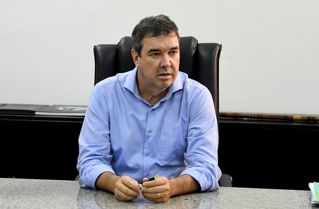 No momento, você está visualizando Riedel propõe reajuste de 5,06% para servidores públicos de MS; efeitos serão retroativos a maio