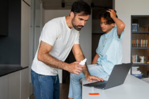 Leia mais sobre o artigo Veja como monitorar seu filho na internet sem invadir a privacidade