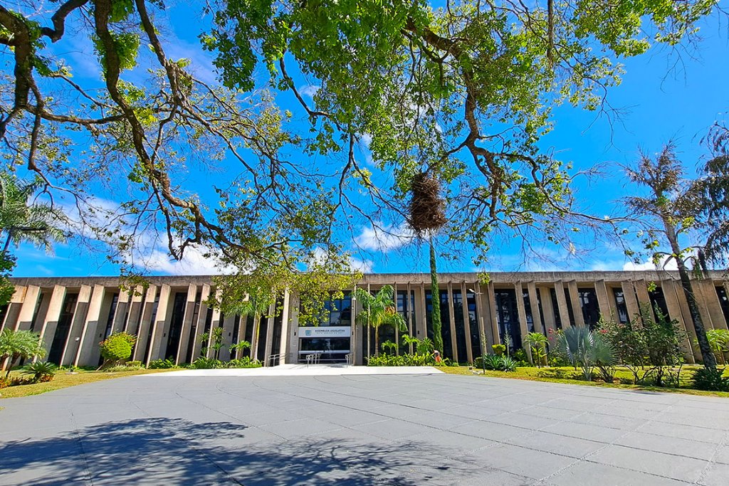 No momento, você está visualizando ALEMS: Semana movimentada tem seminários, sessão solene e o 3º Arraiá
