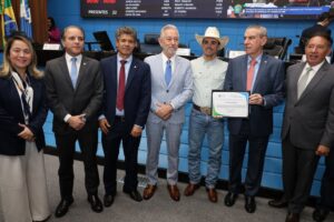 Leia mais sobre o artigo ALEMS: Deputados aprovam 3 projetos e homenageiam ‘fenômeno dos rodeios’