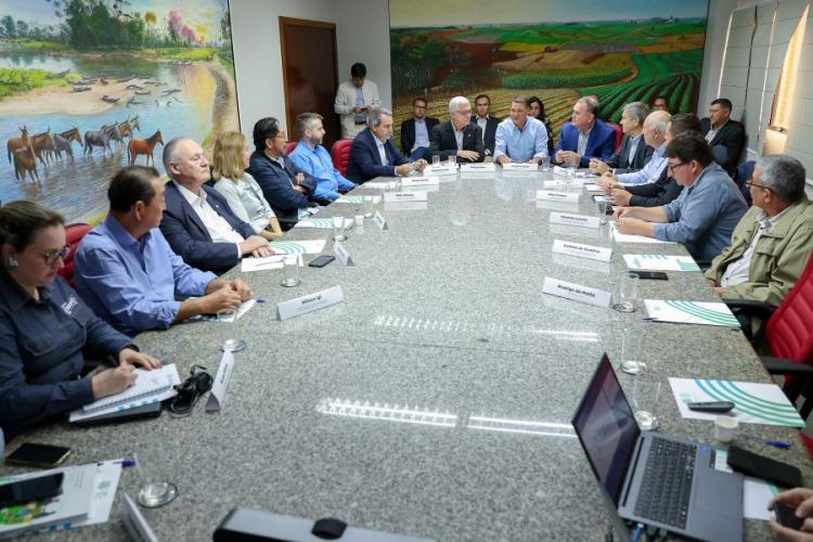 No momento, você está visualizando Aliança Láctea Sul-Brasileira discute avanços do setor em encontro sediado na Famasul