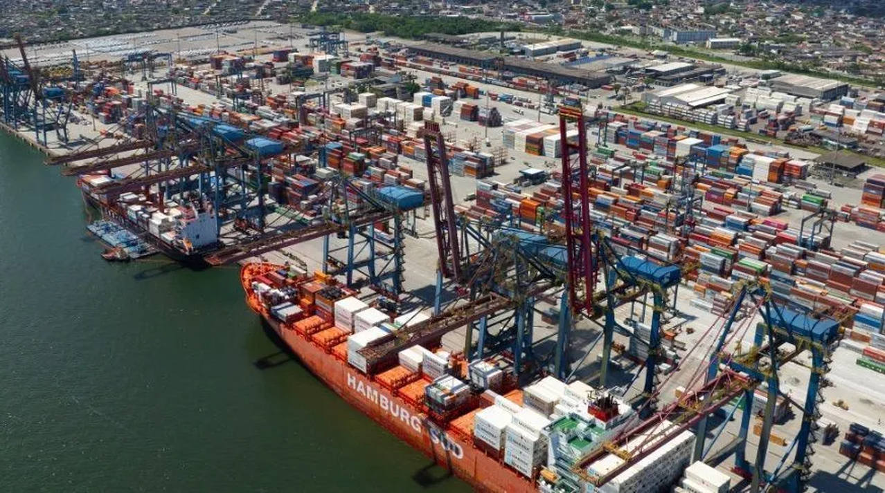No momento, você está visualizando Ameaça do Irã em fechar Ormuz acende alerta no Porto de Santos; entenda