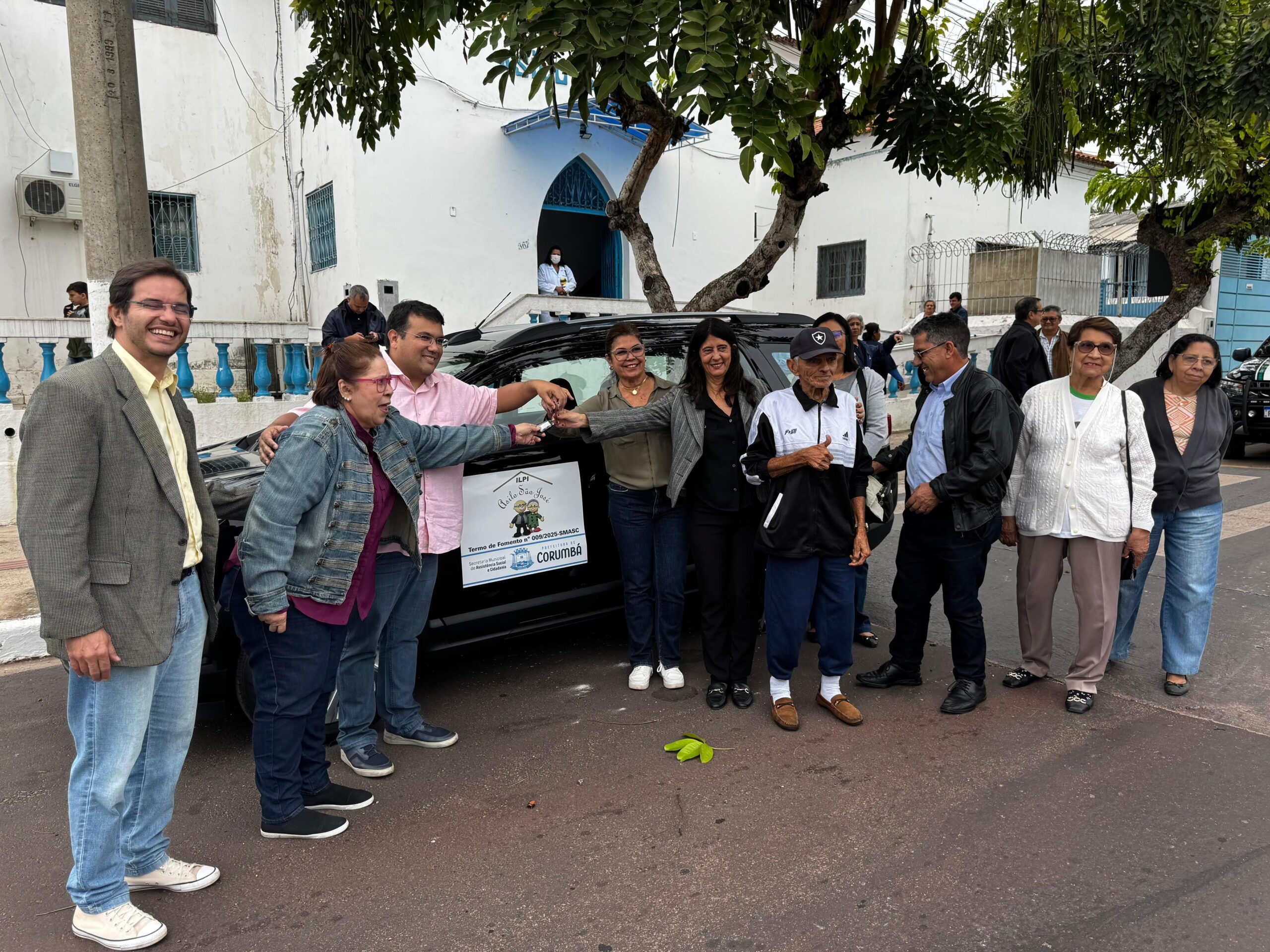 No momento, você está visualizando Prefeitura de Corumbá entrega veículo ao Asilo São José