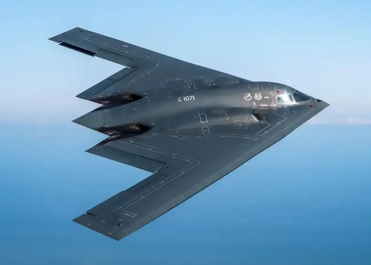 No momento, você está visualizando 37 HORAS NO AR: Ataque ao Irã foi experiência inédita para pilotos dos EUA