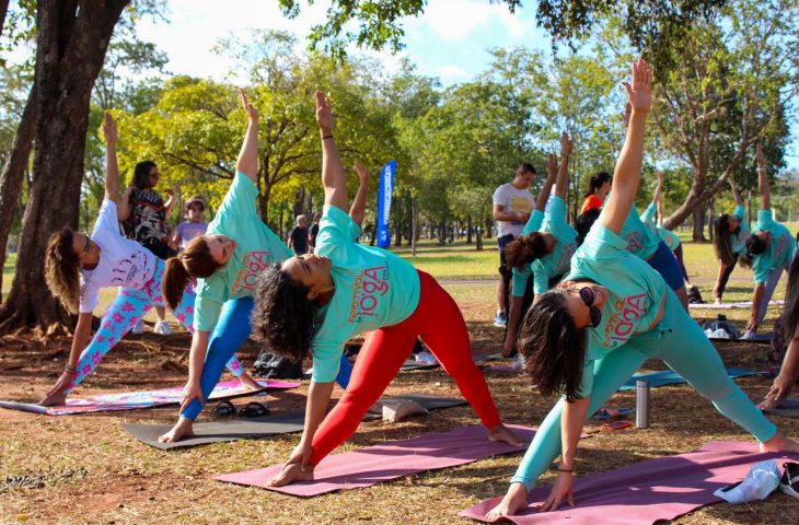 No momento, você está visualizando Festival gratuito celebra o Dia Internacional do Yoga no Parque das Nações Indígenas