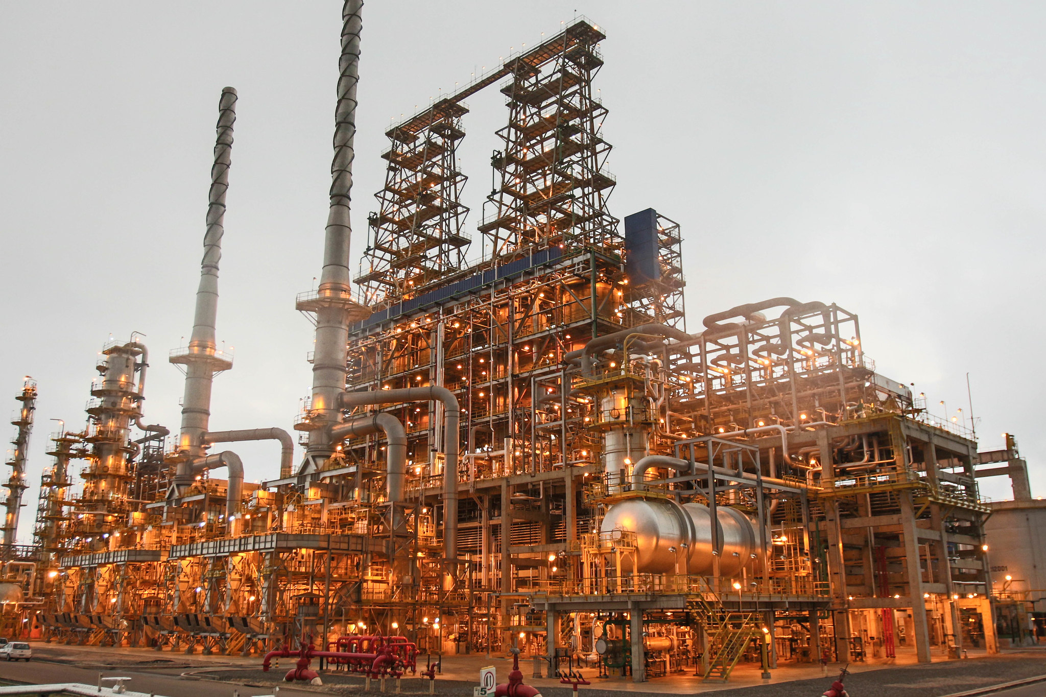 No momento, você está visualizando Governo prepara “pacotão do petróleo” com quase R$ 40 bi para 2025 e 2026