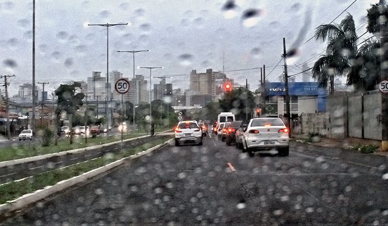No momento, você está visualizando Inmet emite alerta de perigo para chuvas intensas em 50 municípios de MS