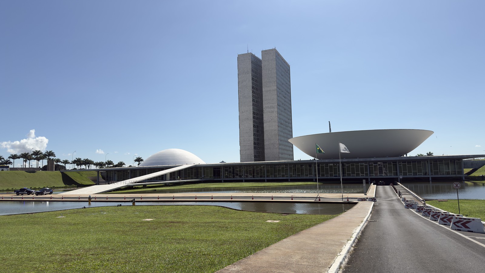 No momento, você está visualizando Projeto pode permitir que parlamentar acumule aposentadoria e salário