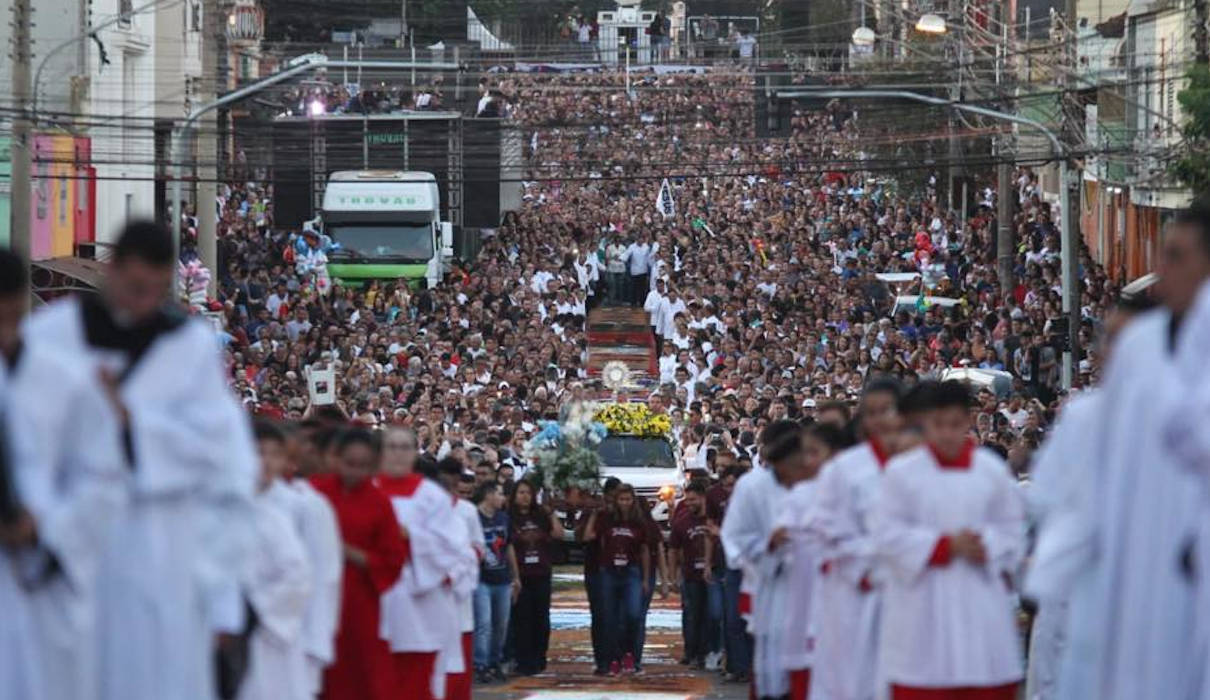 No momento, você está visualizando Procissão de Corpus Christi vai interditar ruas e avenidas; veja quais