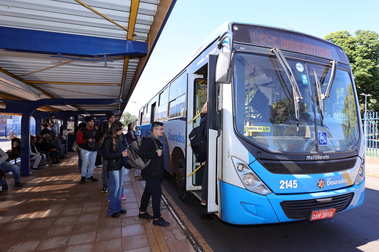 No momento, você está visualizando Estudantes celebram tarifa de ônibus a R$ 1 e destacam espírito incentivador da medida