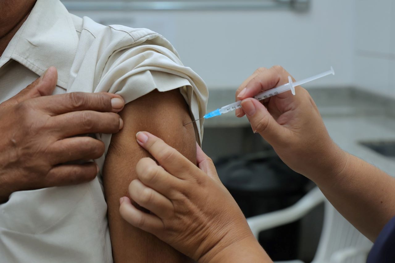 No momento, você está visualizando Prefeitura de Dourados vacinou 76 mil pessoas contra a gripe Influenza
