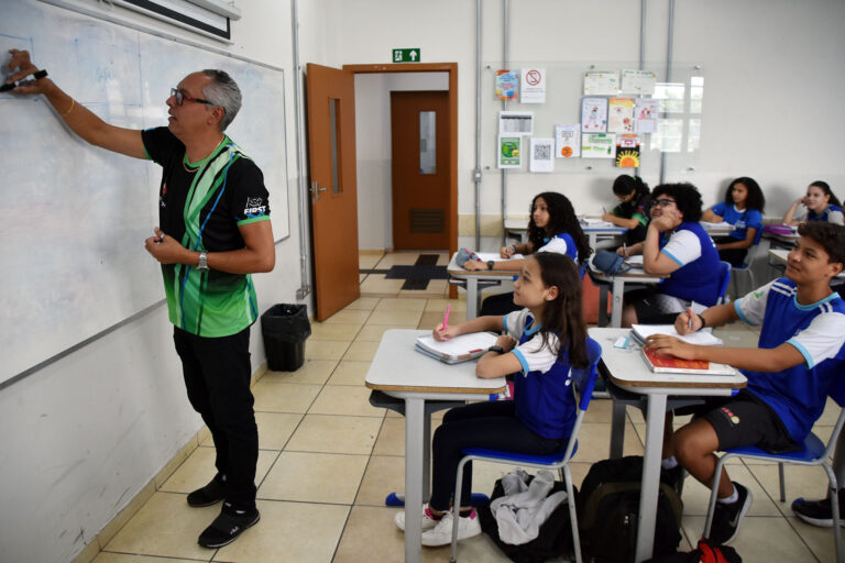 No momento, você está visualizando Edital abre inscrições para profissionais em programa de mentoria para alunos da educação básica