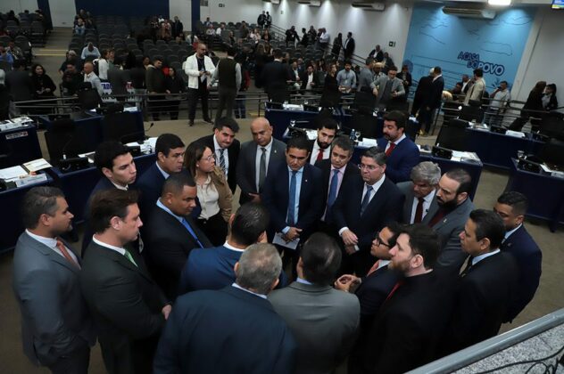 No momento, você está visualizando Vereadores votam criação do Banco de Emprego para Juventude e Política de Atendimento ao Cidadão