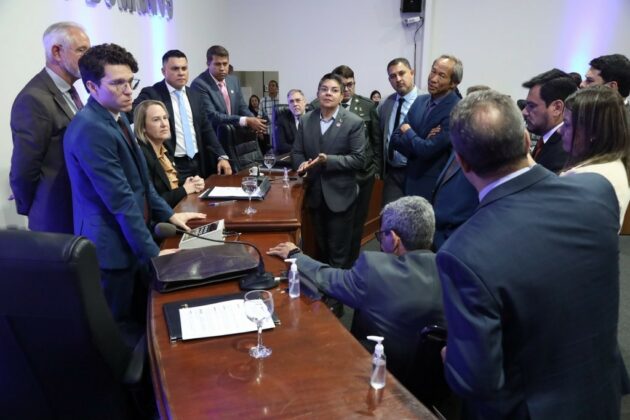 No momento, você está visualizando Câmara de Dourados aprova LDO de 2026 e inicia recesso parlamentar de 13 dias