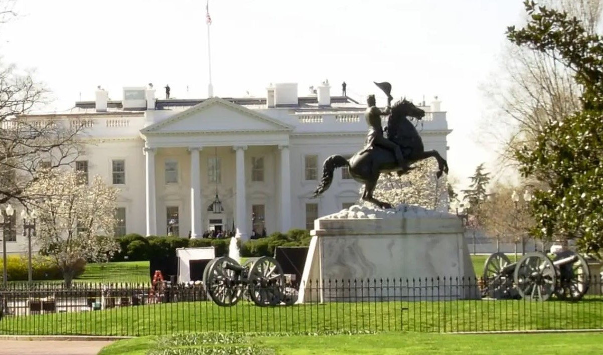 No momento, você está visualizando Fontes de Washington alertam empresários que tarifa de 50% pode ser mantida