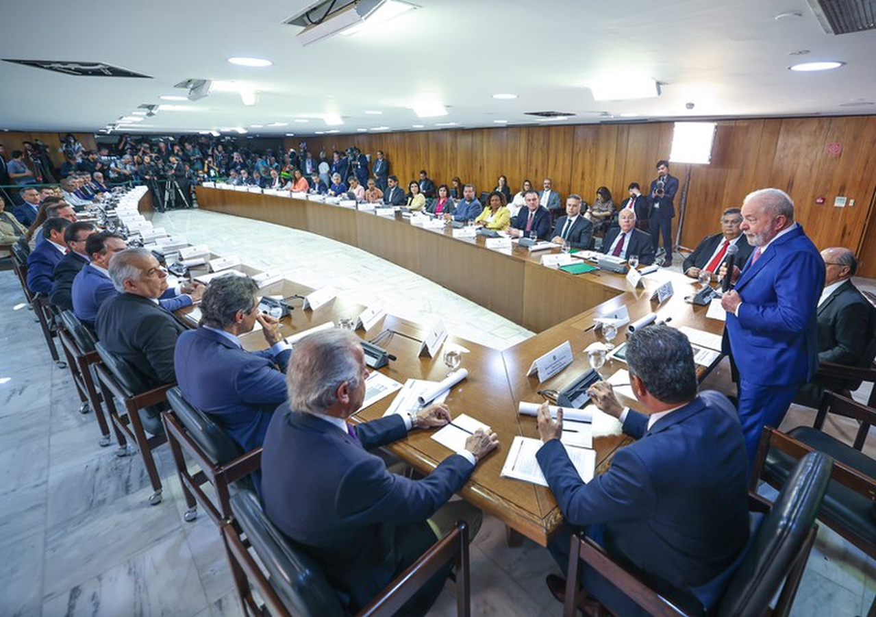 No momento, você está visualizando Governo cria comitê para enfrentar tarifa de Trump e se reunirá com empresários