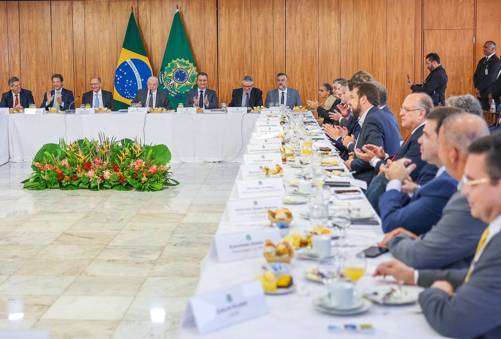 No momento, você está visualizando Governo publica decreto que regulamenta Lei de Reciprocidade Econômica; veja medidas