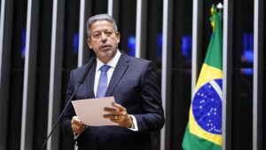 Leia mais sobre o artigo Isenção do IR será ampliada para quem ganha até R$ 7.350, anuncia Lira