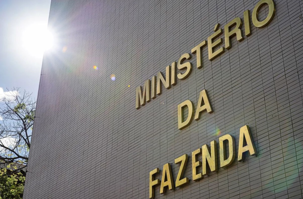 No momento, você está visualizando Pesquisa: 79,5% dos brasileiros não concordam com elevação do IOF