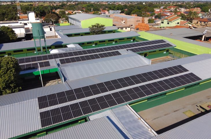 No momento, você está visualizando Placas solares e produção de energia limpa levam modernidade e economia de gastos às escolas estaduais de Mato Grosso do Sul