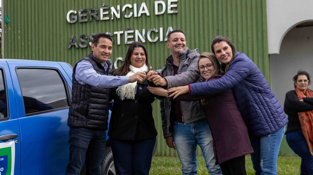 No momento, você está visualizando Prefeito de Naviraí entrega carro transferido pela FUNTRAB à Casa do Trabalhador