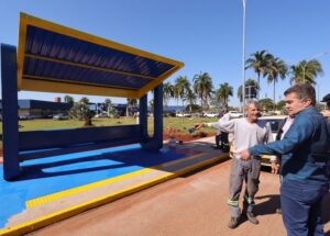 Leia mais sobre o artigo Prefeitura de Dourados adota estrutura moderna e inovadora para pontos de ônibus