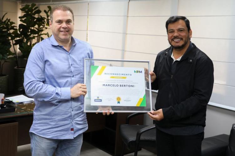 No momento, você está visualizando Marcelo Bertoni recebe homenagem da Câmara de Dourados pelo trabalho em defesa do agro