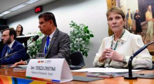 Leia mais sobre o artigo Senadores brasileiros irão hoje aos EUA para discutir tarifaço
