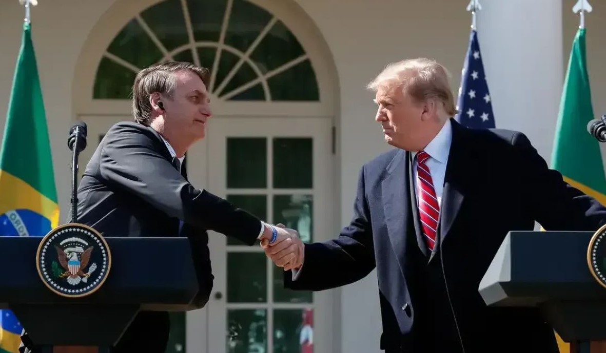 No momento, você está visualizando Trump volta a defender Bolsonaro nas redes sociais; “Caça às bruxas!!!”