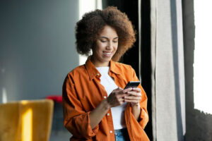 Leia mais sobre o artigo Veja 5 erros simples que você pode evitar para seu celular durar mais