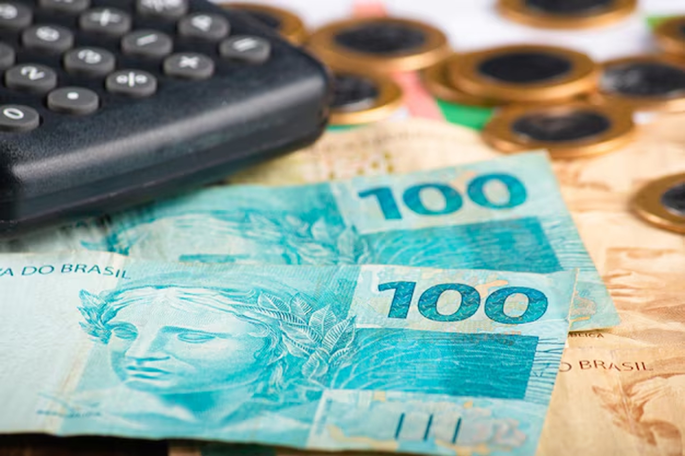No momento, você está visualizando Brasileiros já pagaram R$ 2,5 trilhões em impostos em 2025