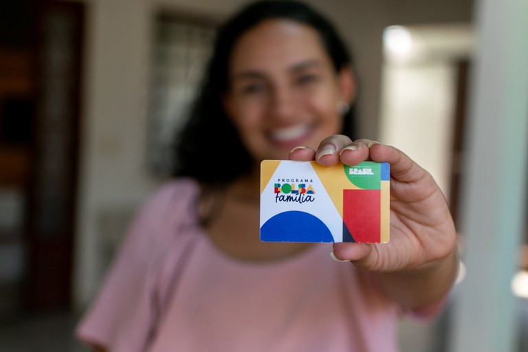 No momento, você está visualizando BOLSA FAMÍLIA: Caixa libera parcela de agosto para NIS final 3