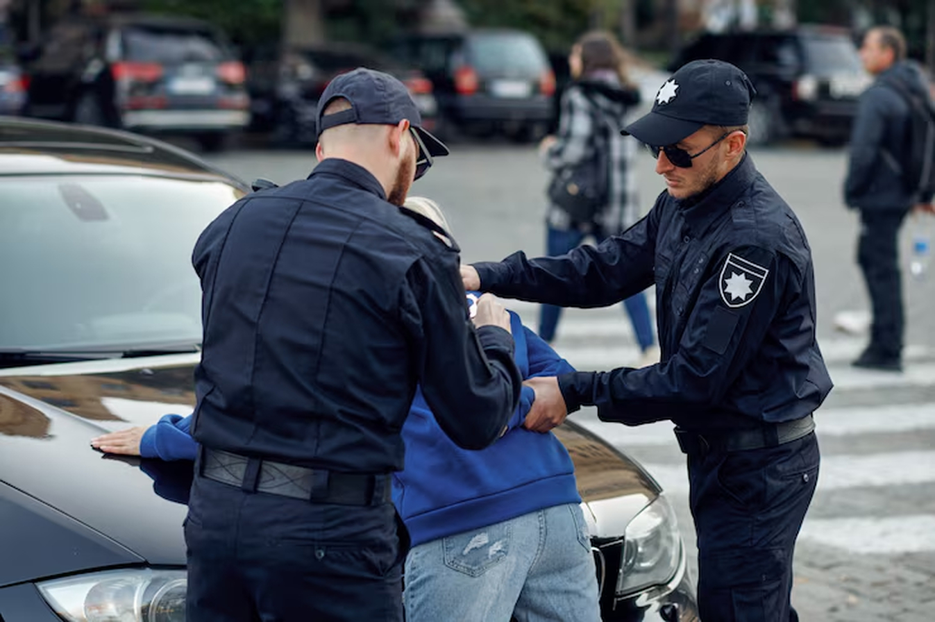No momento, você está visualizando Consulado orienta brasileiros a como reagir se abordados por polícia de imigração em Portugal