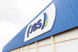 Leia mais sobre o artigo LUCRO: JBS alcança US$ 20,9 bilhões de receita no segundo trimestre de 2025