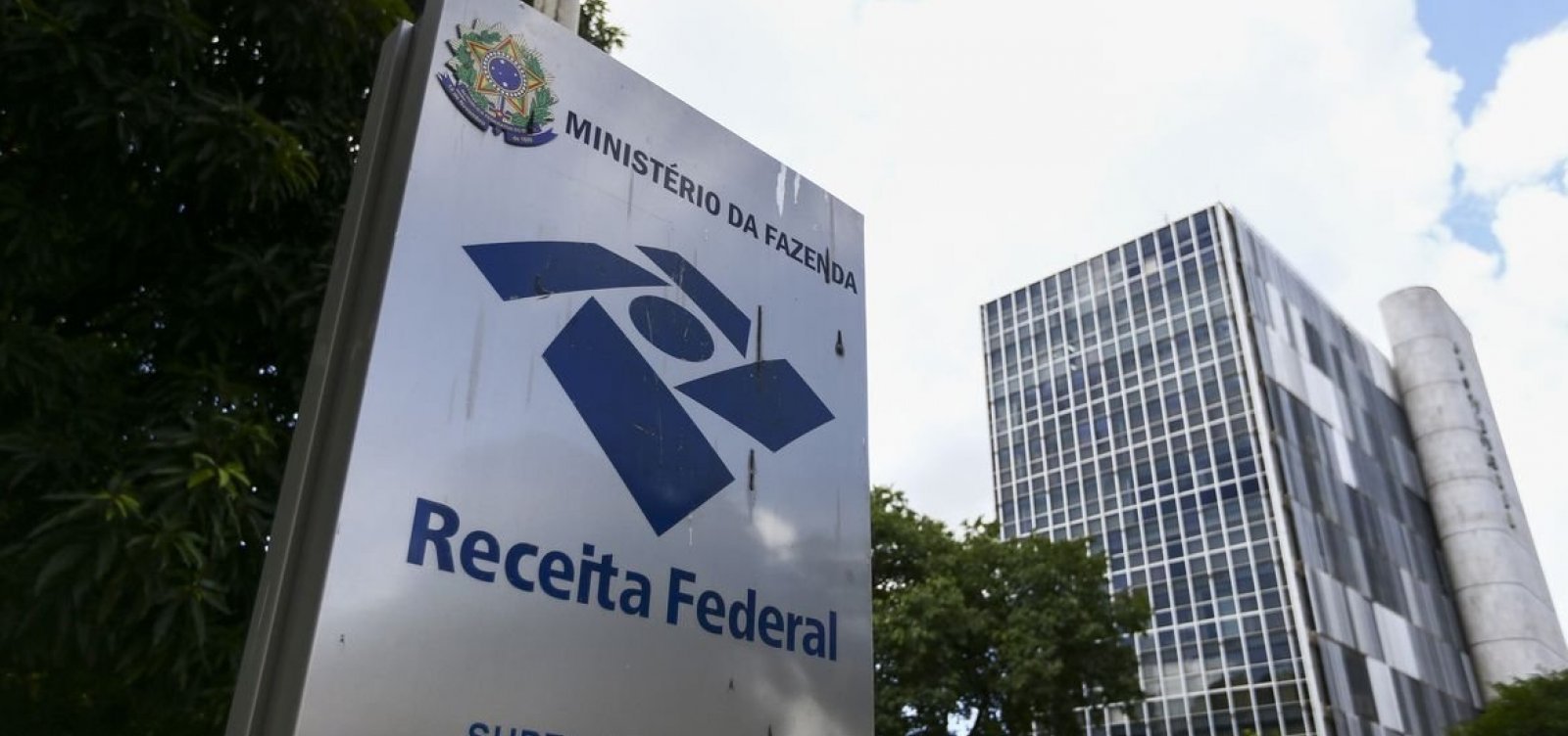 No momento, você está visualizando Receita publica norma que iguala tratamento de fintechs ao de bancos