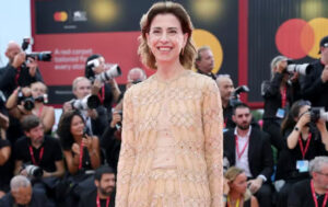 Leia mais sobre o artigo ITÁLIA: Melhores looks do 1º dia do Festival de Cinema de Veneza 2025 no tapete vermelho