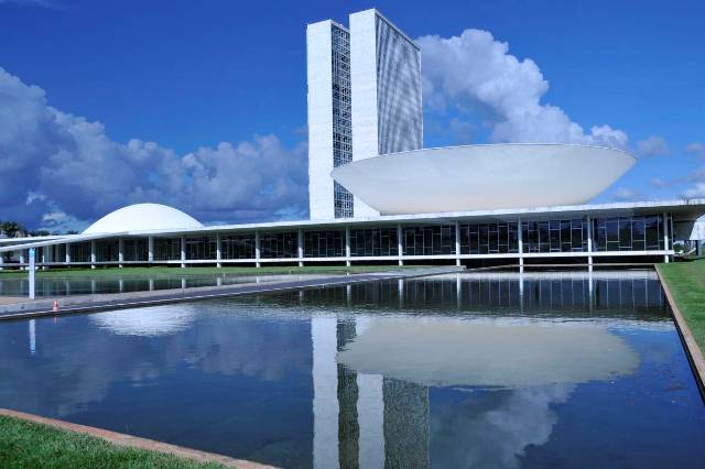 No momento, você está visualizando Congresso deve analisar hoje PL da Adultização e PEC da blindagem