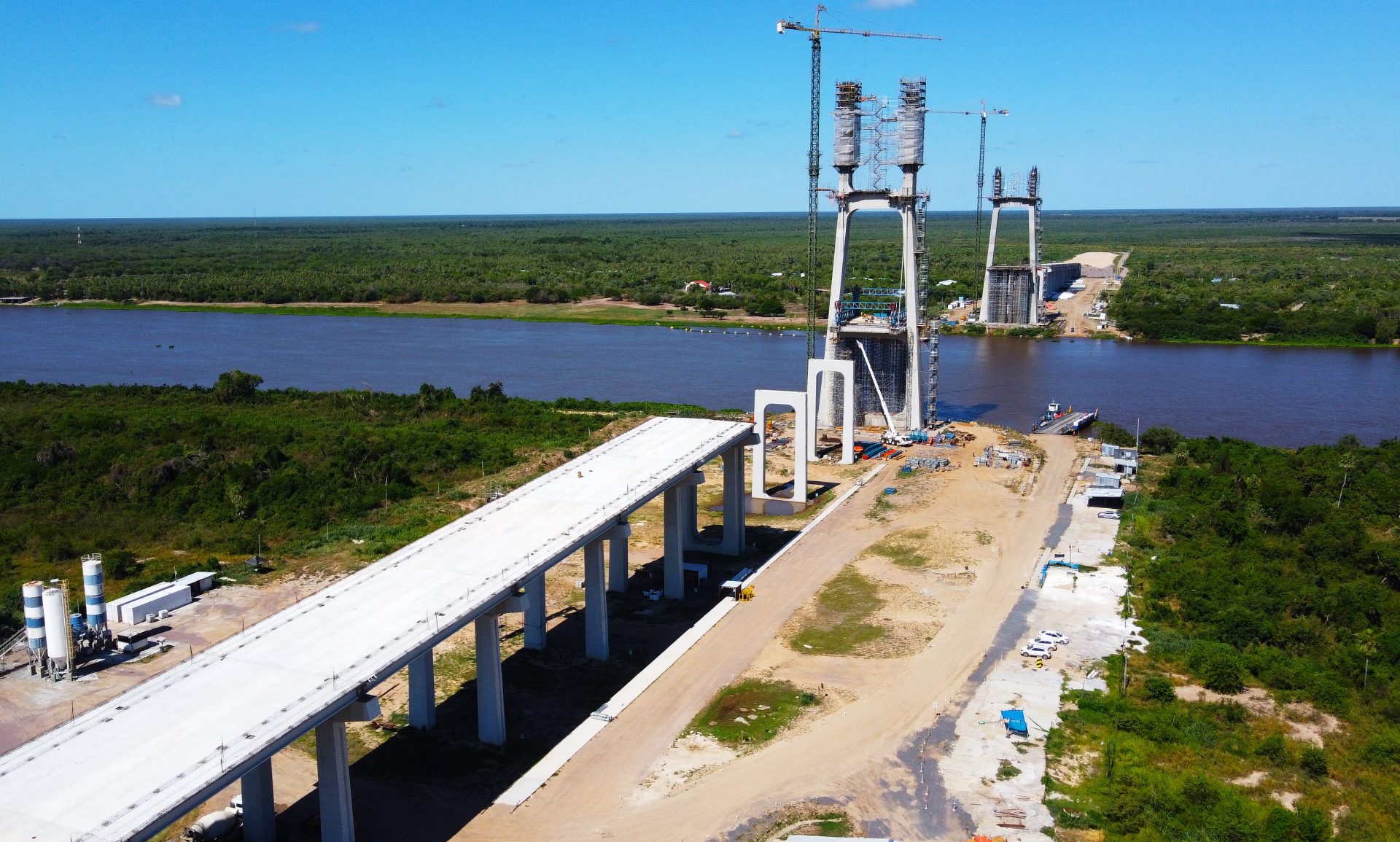 No momento, você está visualizando Ponte da Rota Bioceânica entre Brasil e Paraguai já tem 70% da obra executada