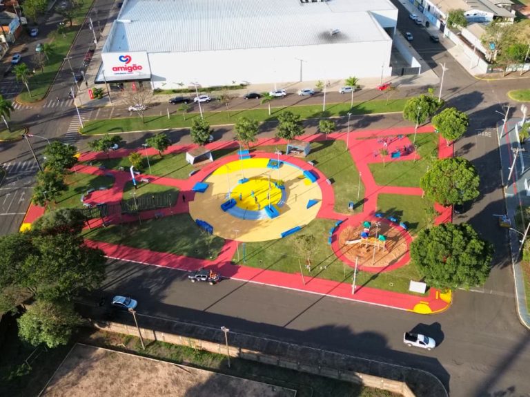 No momento, você está visualizando Pista de skate de Naviraí ganha nova vida com revitalização