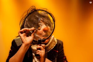 Leia mais sobre o artigo HOJE: Mixi Pé na Estrada leva circo e teatro para 5 cidades do Estado no mês da Primeira Infância