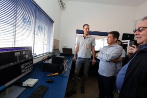 Leia mais sobre o artigo Sala Rádio do Aeroporto Regional é instalada e Dourados já pode retomar voos comerciais