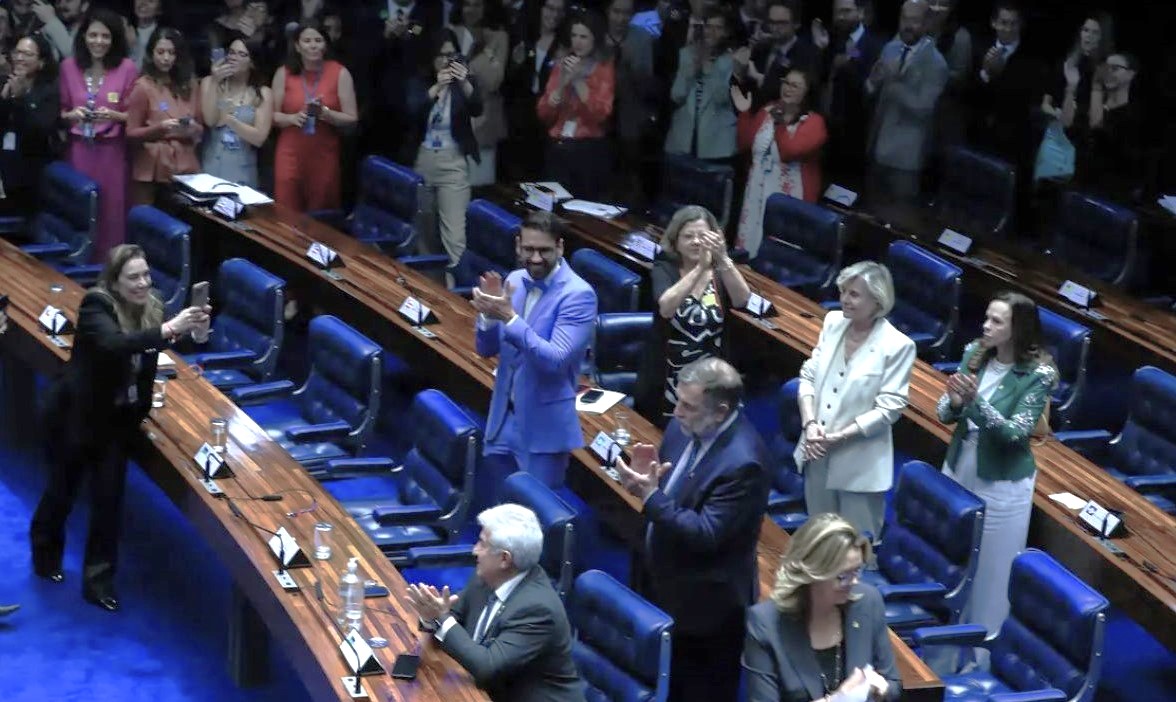 No momento, você está visualizando Senado aprova projeto contra adultização de crianças na internet