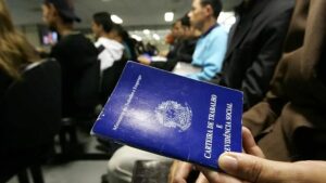 Leia mais sobre o artigo Tarifaço pode afetar até 726,7 mil empregos e reduzir R$ 3,3 bilhões em contribuições a INSS e FGTS