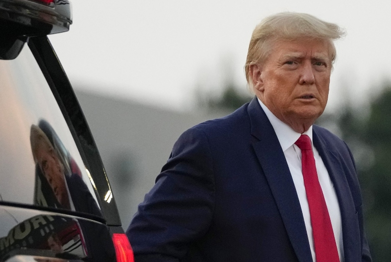 No momento, você está visualizando Trump impõe tarifa de 100% para chips importados nos EUA
