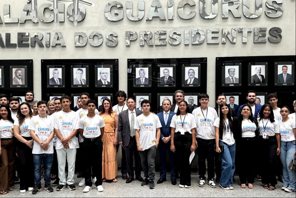 No momento, você está visualizando ALEMS: Presidente da Casa de Leis incentiva jovens de Aparecida do Taboado à participação política