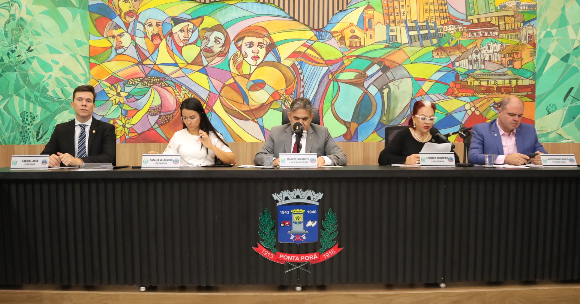 No momento, você está visualizando Presidente da Câmara apresenta “Comenda Economia de Fronteira” ao empresário Pedro Mezher