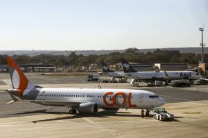 Leia mais sobre o artigo Companhias aéreas Gol e Azul encerram negociações de fusão e rompem parceria comercial