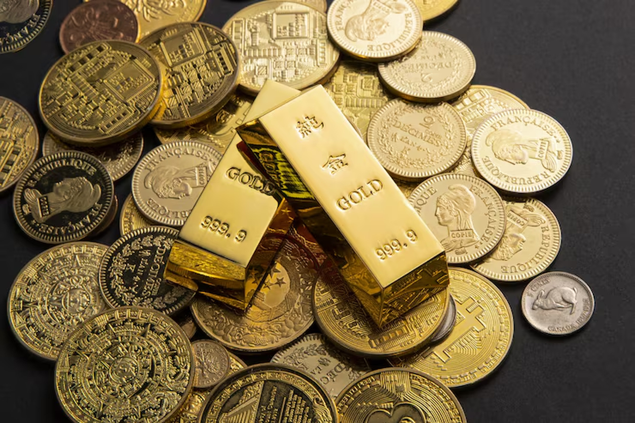 No momento, você está visualizando Aposta em corte de juros por parte do Federal Reserve leva ouro para a sua máxima histórica