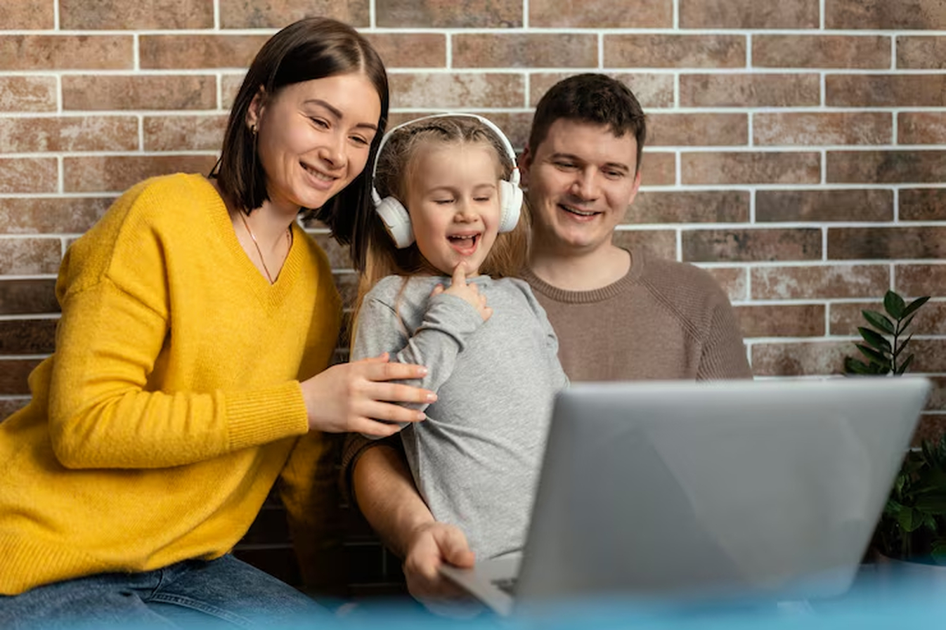No momento, você está visualizando Curso online ensina controle parental para pais e educadores
